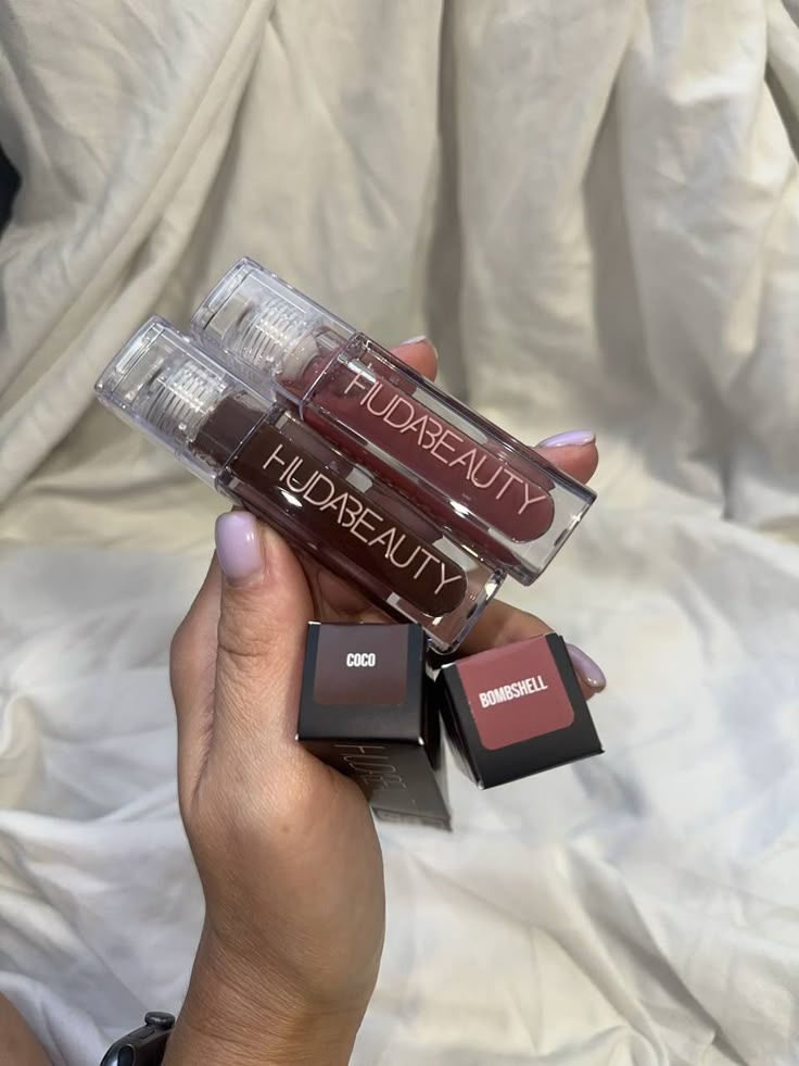 Huda Beauty Faux Filler Extra Shine Lip Gloss